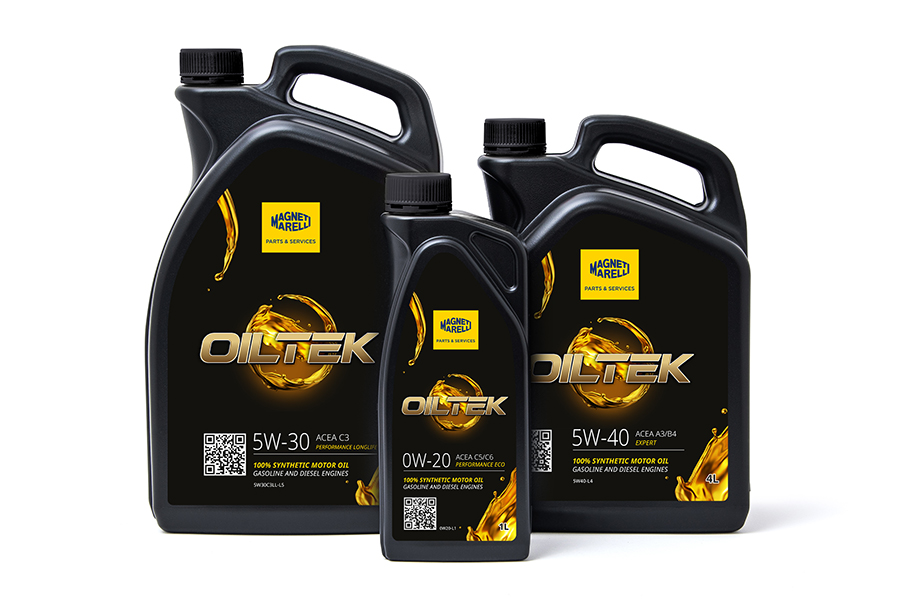 1 litre, 4 litre and 5 litre packs of Oiltek engine oil, available in the Magneti Marelli Parts & Services range of lubricants and technical fluids.
